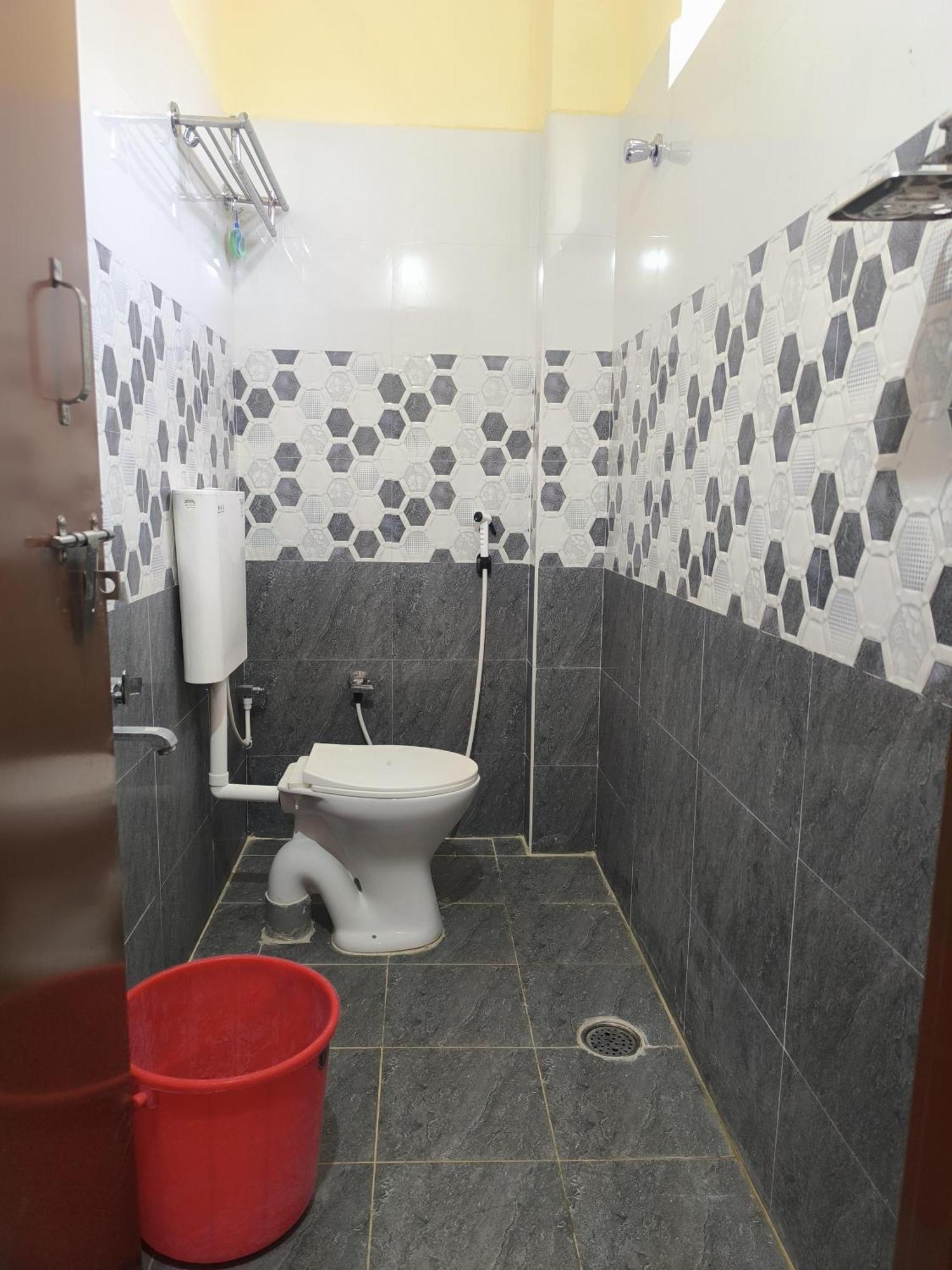 Hotel Vishnu Grand Tirupati Exterior photo