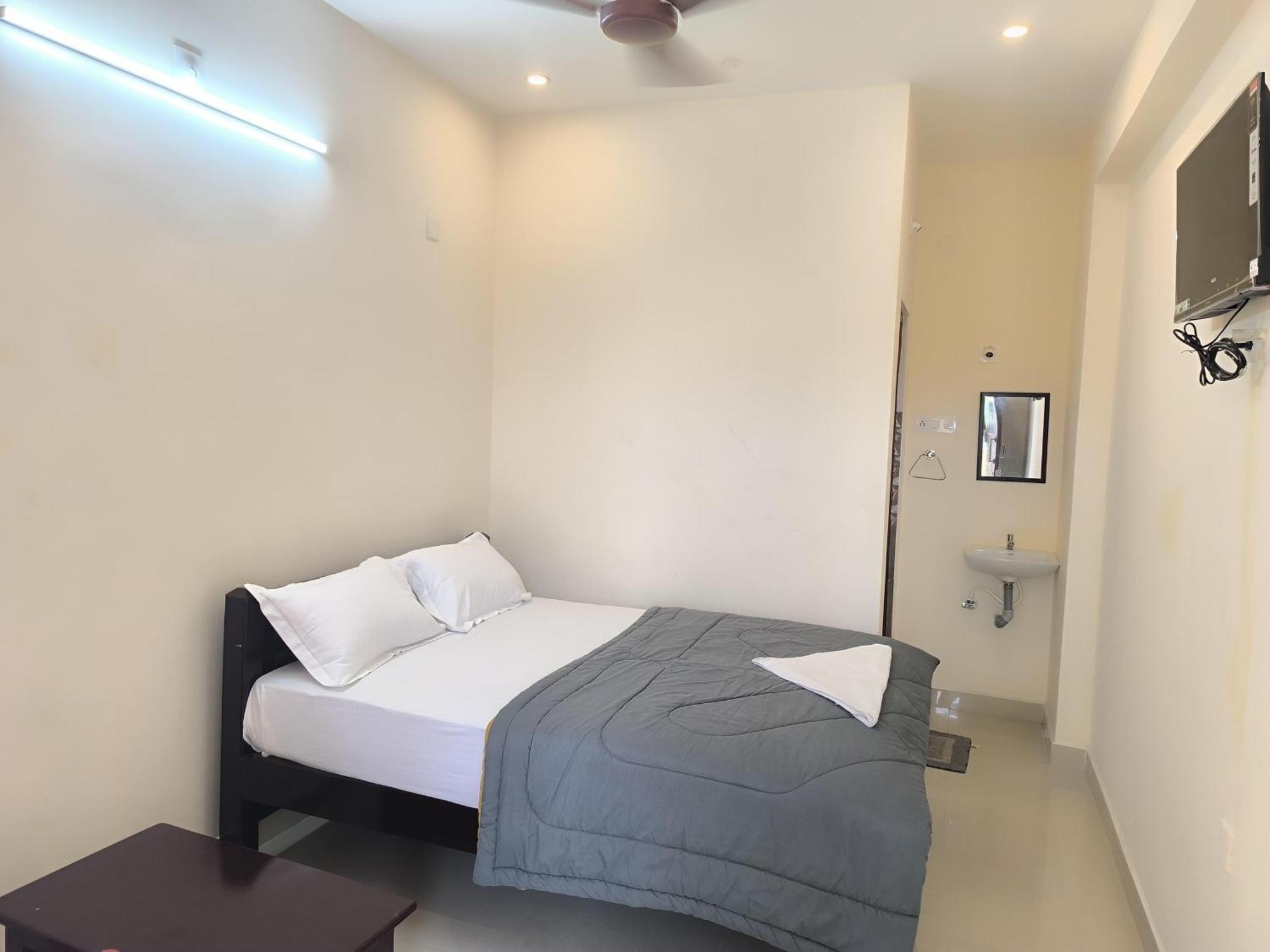 Hotel Vishnu Grand Tirupati Exterior photo